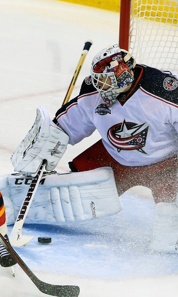 Facing league-high shots this month, Bobrovsky standing strong
